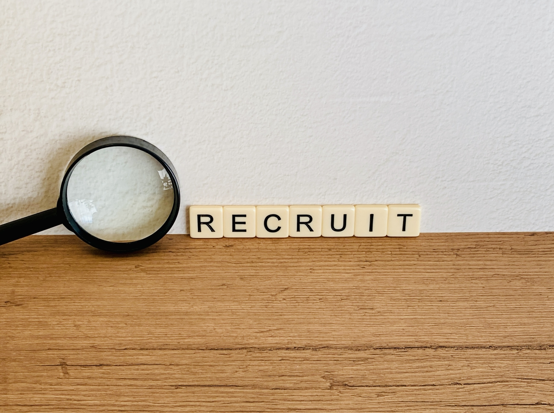 【文系就職先比較】明治VS中央　法学部・文学部編